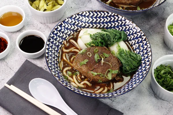 Chuck Tender Simmering Steak Spicy Mandarin-Style Beef Noodle Soup