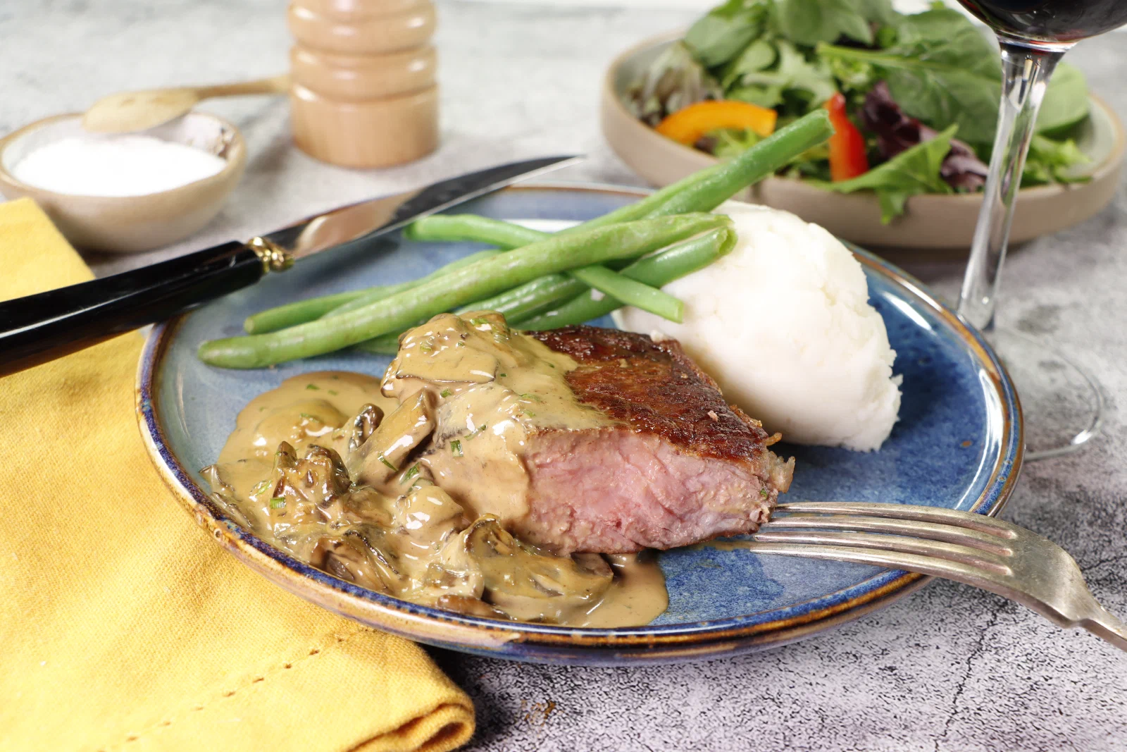 Tenderloin Grilling Steak Pan-Seared Steak with Creamy Mushroom Pan Sauce